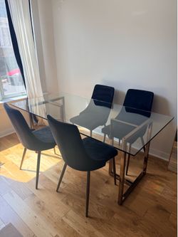 GGlass Dining Table