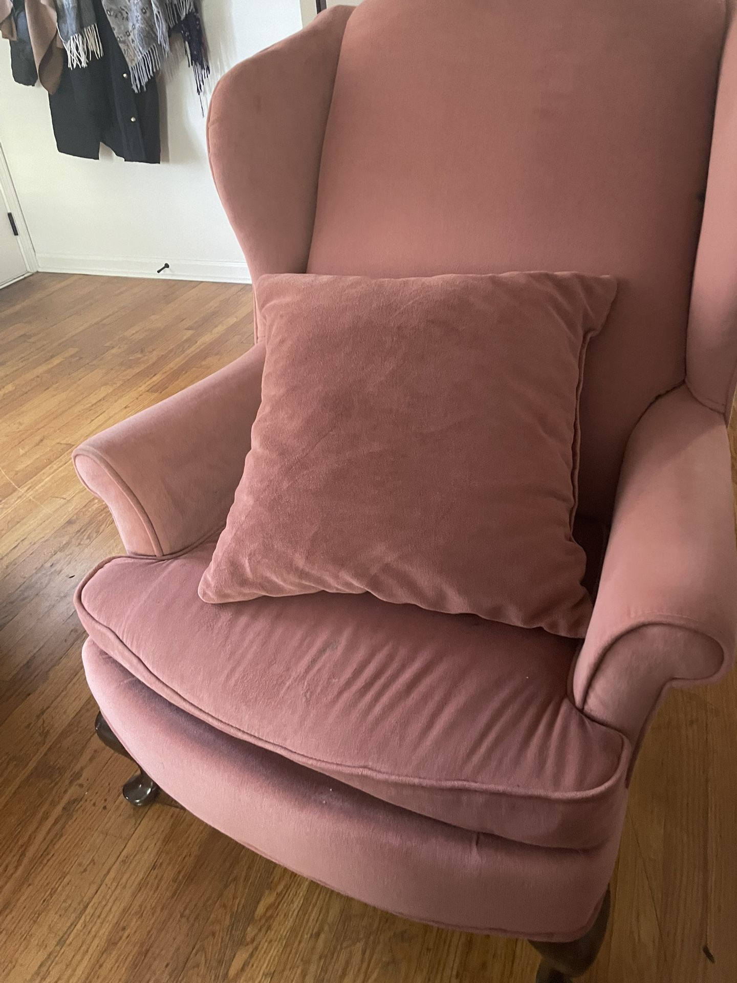 Armchair/ accent chair