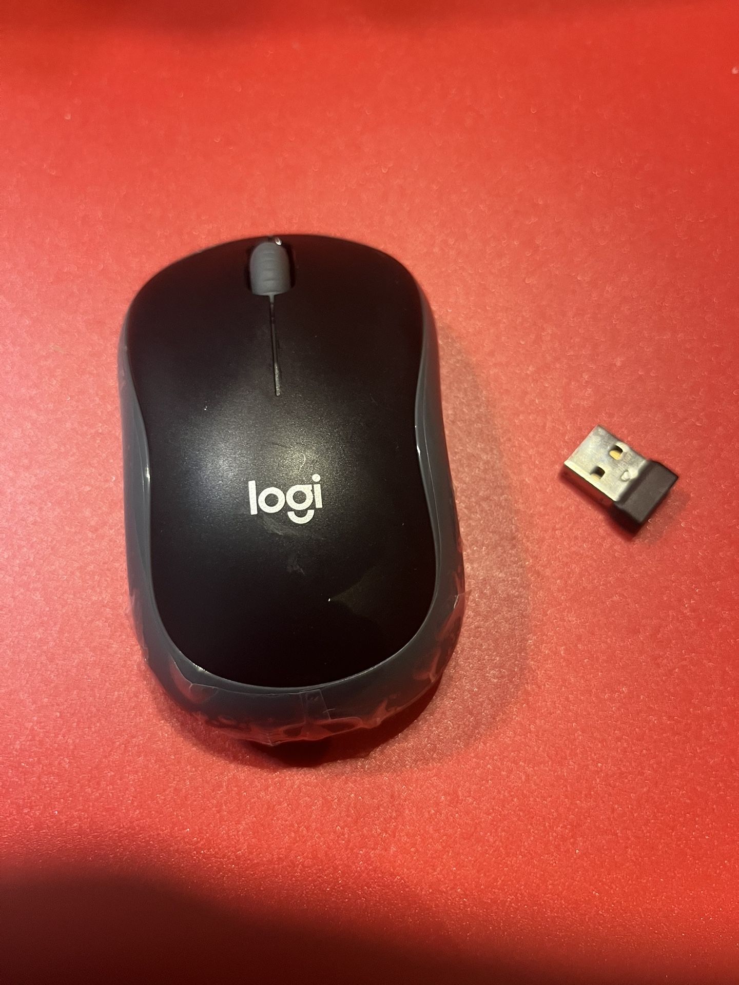 Logitech Logi M185 wireless Bluetooth mouse with batteries