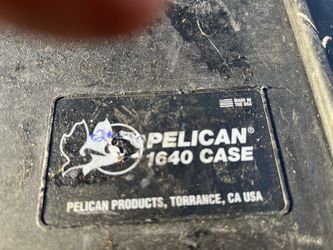 Pelican Storage Case 1640, Handles, Pop Up Handle, Wheels, No Cracks