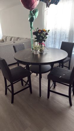 Round Table