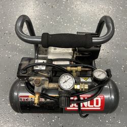 Senco 1gal - 125psi Quiet Compressor -PC1010