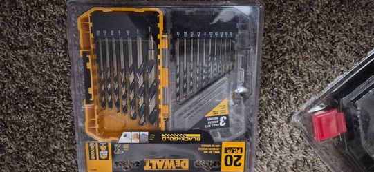 DeWALT 20 piece black and gold drill bit set