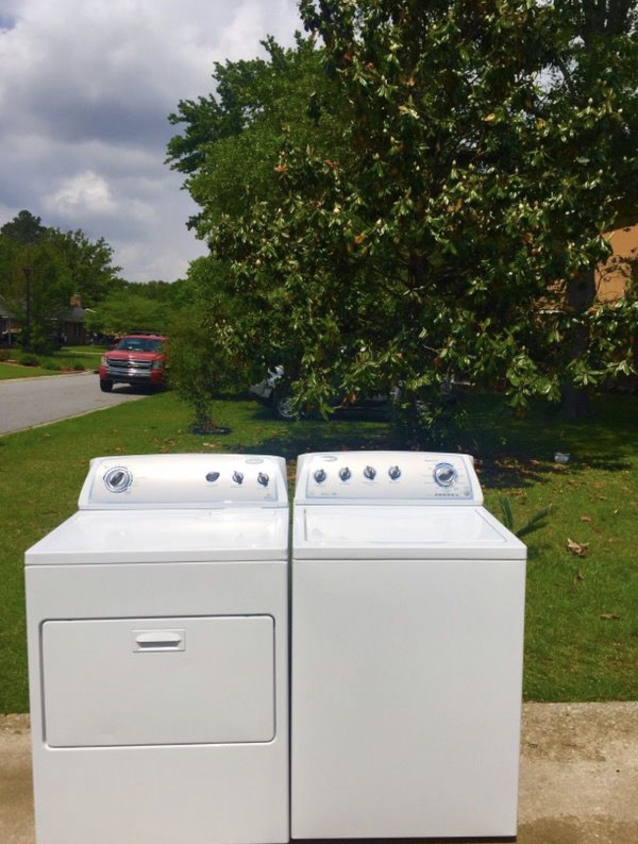 Barely Used Updated Eco🍃Boost Super Capacity Matching Whirlpool Washer and Dryer Set Available