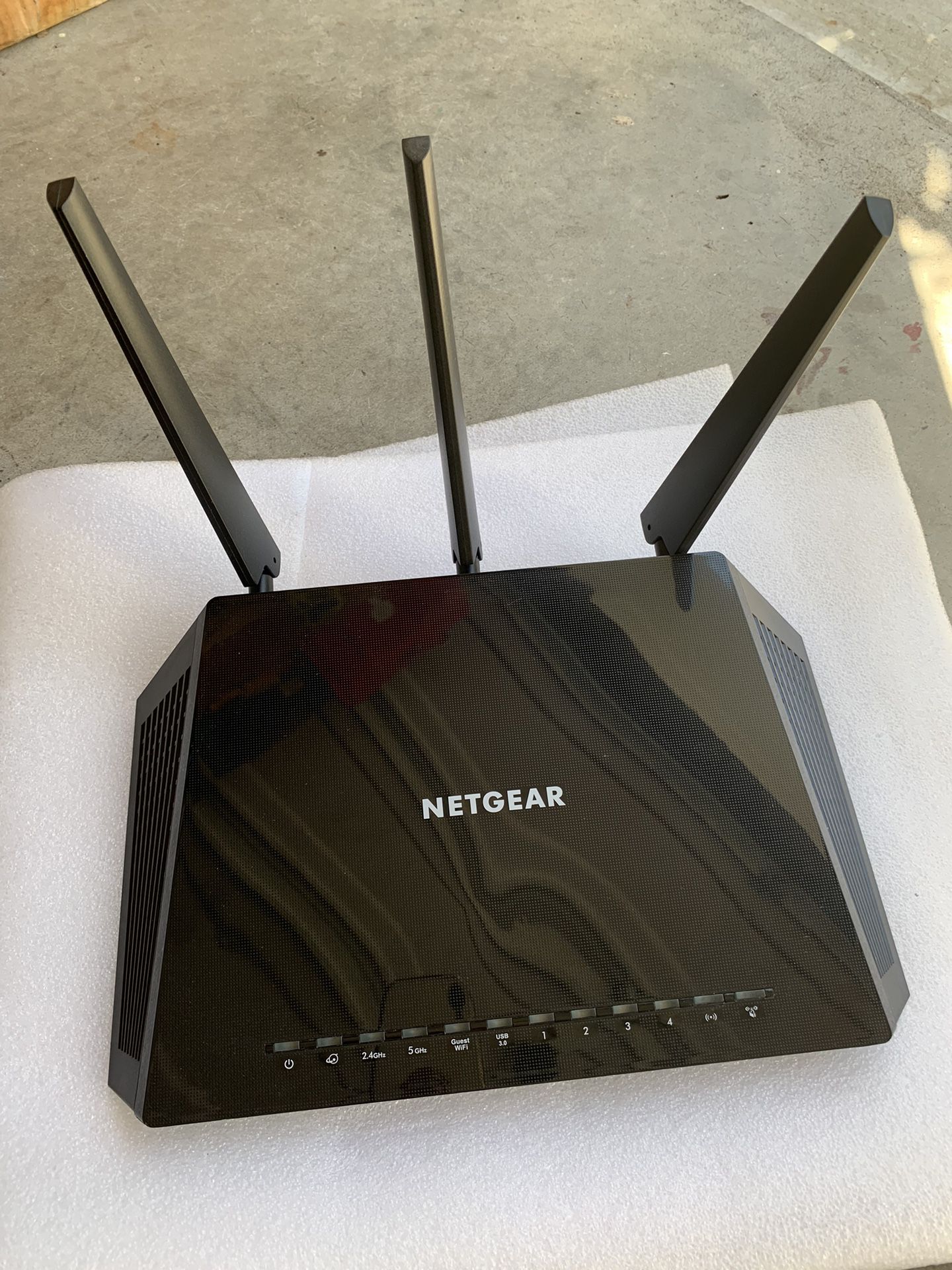 NETGEAR Smart WiFi Router with Dual Band Gigabit