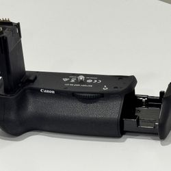 Canon BG-E21 Battery Grip for Canon 6D Mark II - Like New