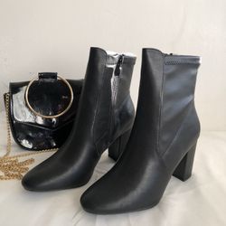 Black Booties 🖤