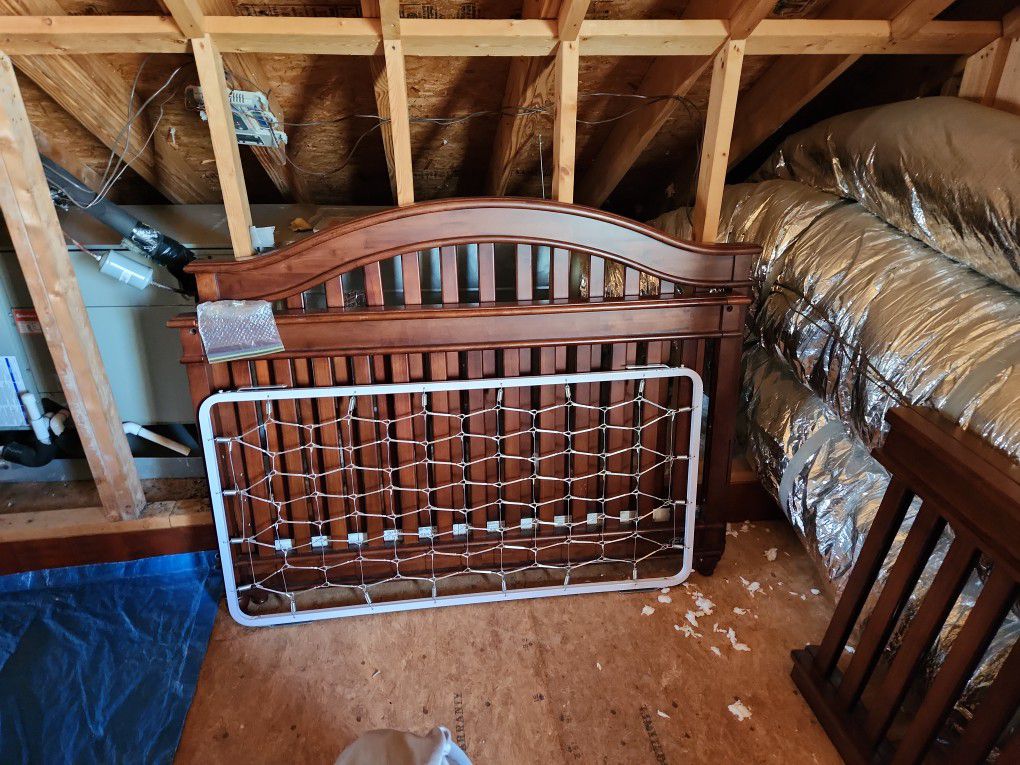 Wooden Crib With Mattress