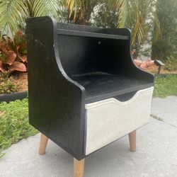 Mini end table/ night stand