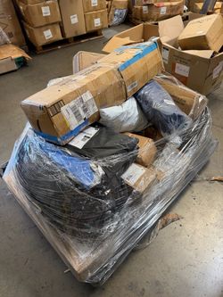 Returned pallet// tent and headlining