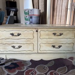 Lane — Antique Cedar Chest — Solid Wood