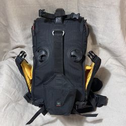 Kata 3-N-1 Camera Case With Tripod Holder