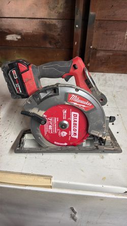 Milwaukee M18 Fuel Cordless Circular Saw