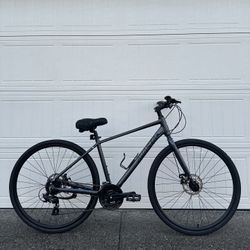 AVASTA 700C Road / Hybrid Bike – 24-Speed – 44cm Frame City Commuter Bicycle 