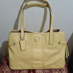 BEAUTIFUL YELLOW COACH PURSE