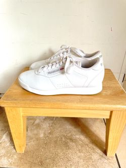 Women’s Reebok shoes