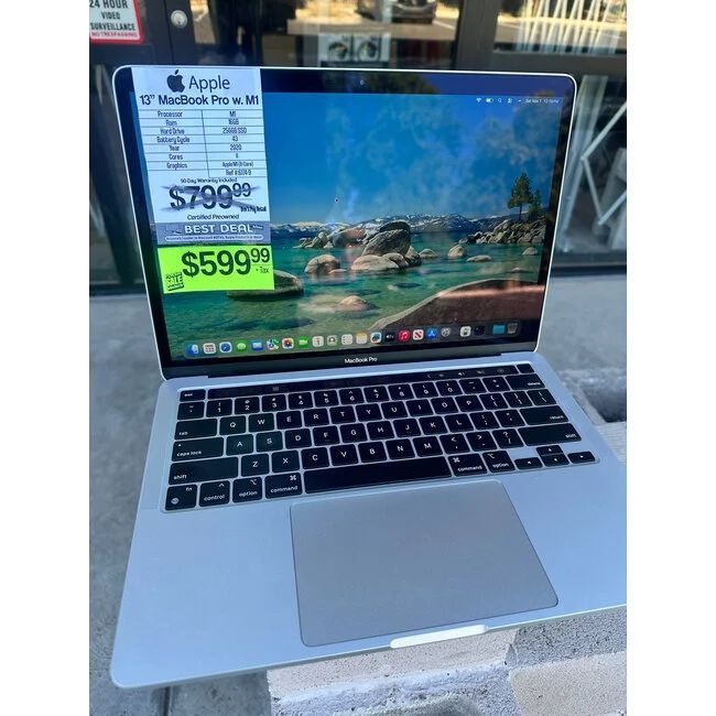 13" MacBook Pro Retina M1 8-Core CPU, 8-Core GPU, 16GB Ram, 256GB SSD 2020