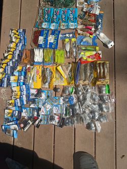 Large Fishing Tackle Lot – Lures, Hooks, Weights, swivels, leaders