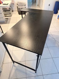 Black Desk