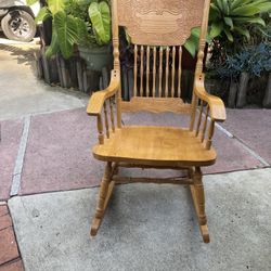 Rocking Chair 