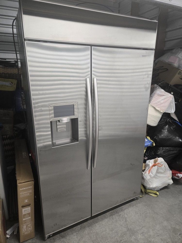 Like NEW SAMSUNG 48" BUILD-IN SIDE-BY-SIDE REFRIGERATOR IN STAINLESS STEEL