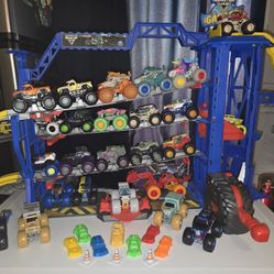 MonsterTruck Jam Garage With 25 Trucks