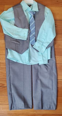 4 piece Kenneth Cole Spring Outfit