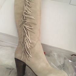 New In Box Guess Boots 