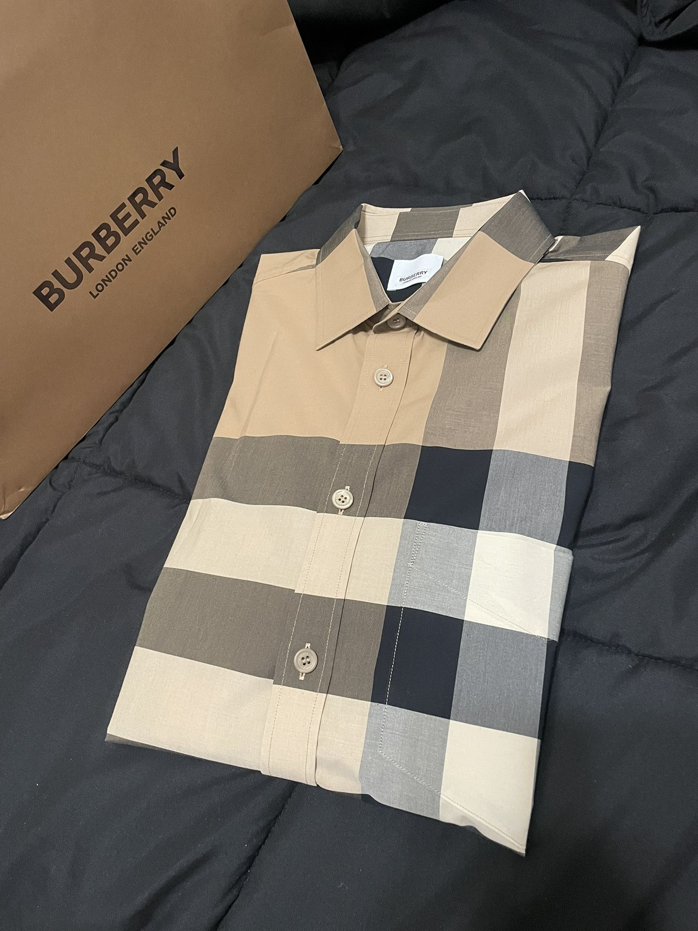burberry shirt tag