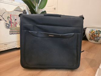 Samsonite Bifold Garment Bag 24x22x4 black
