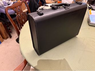 ATLAS PHILADELPHIA hard-sided Briefcase IRISH LEATHER with Lock and instructions BEAUTIFUL 18.5x13.5x4.25”