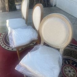 Vendo estas 3 sillas  muy buenas  $80 x las 3