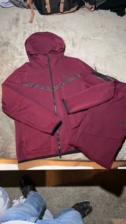 Maroon/dark Red Nike Tech 