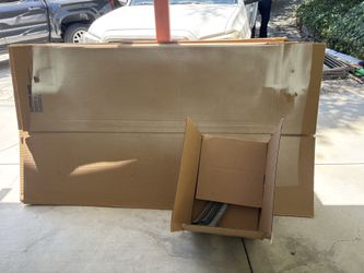 Wardrobe moving Boxes with arms