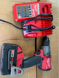 M18 FUEL 18V Lithium-Ion Brushless Cordless 1/2 in. Drill/Driver with battery 5.0 / a charger includ