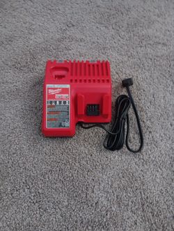 Milwaukee Charger M12 M18  48-59-1812