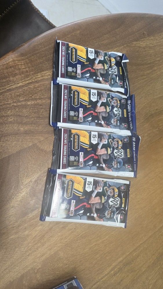 Panini Mosaic NFL Hanger Packs X4 - New !! Obo
