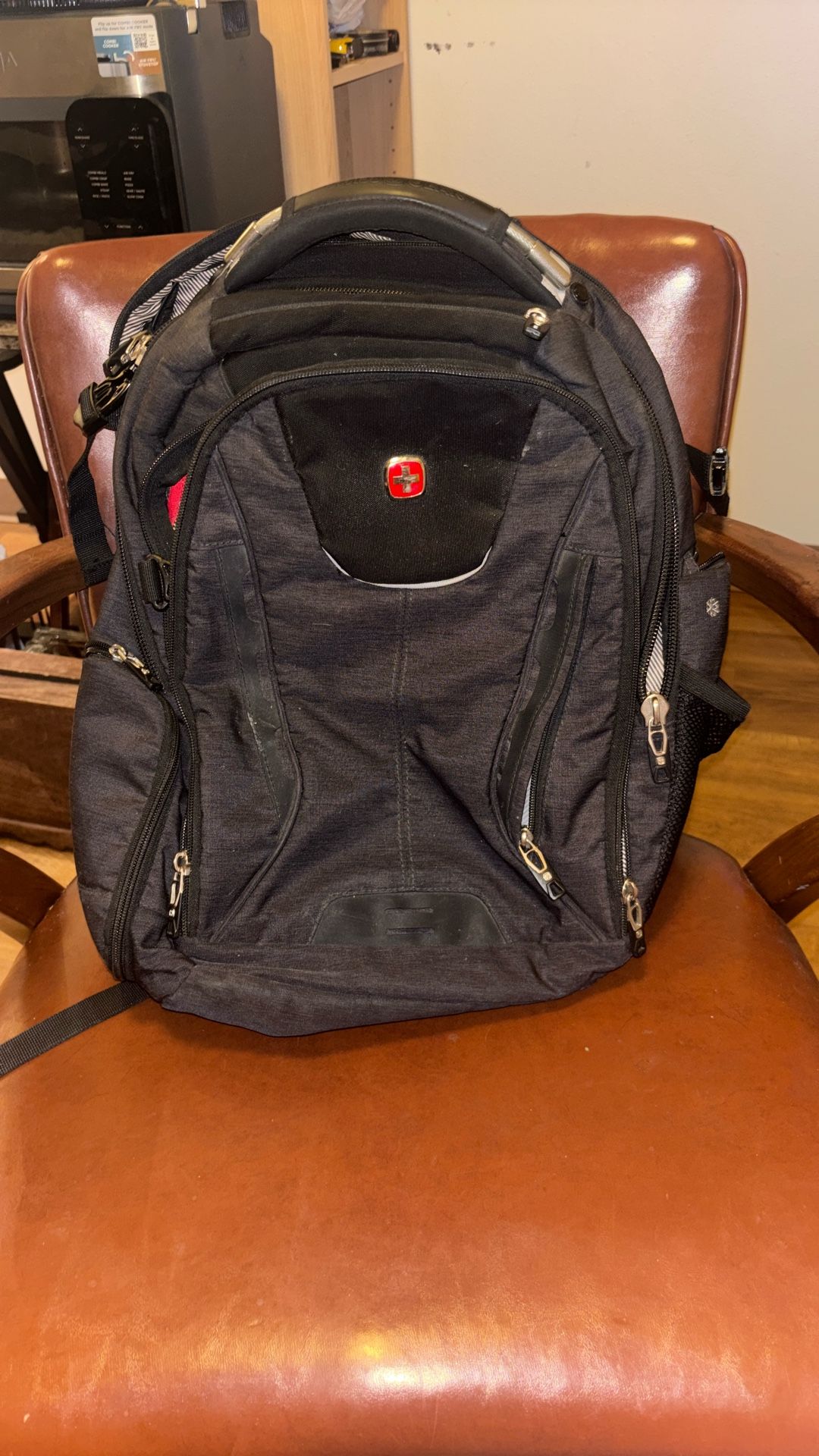 Alpine Swiss Black Laptop-cases-bag
