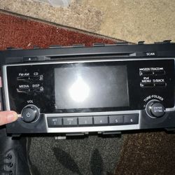 2018 Nissan Altima Stereo (oem)