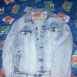 LEVI’S JEAN JACKET SIZE LARGE RARE 