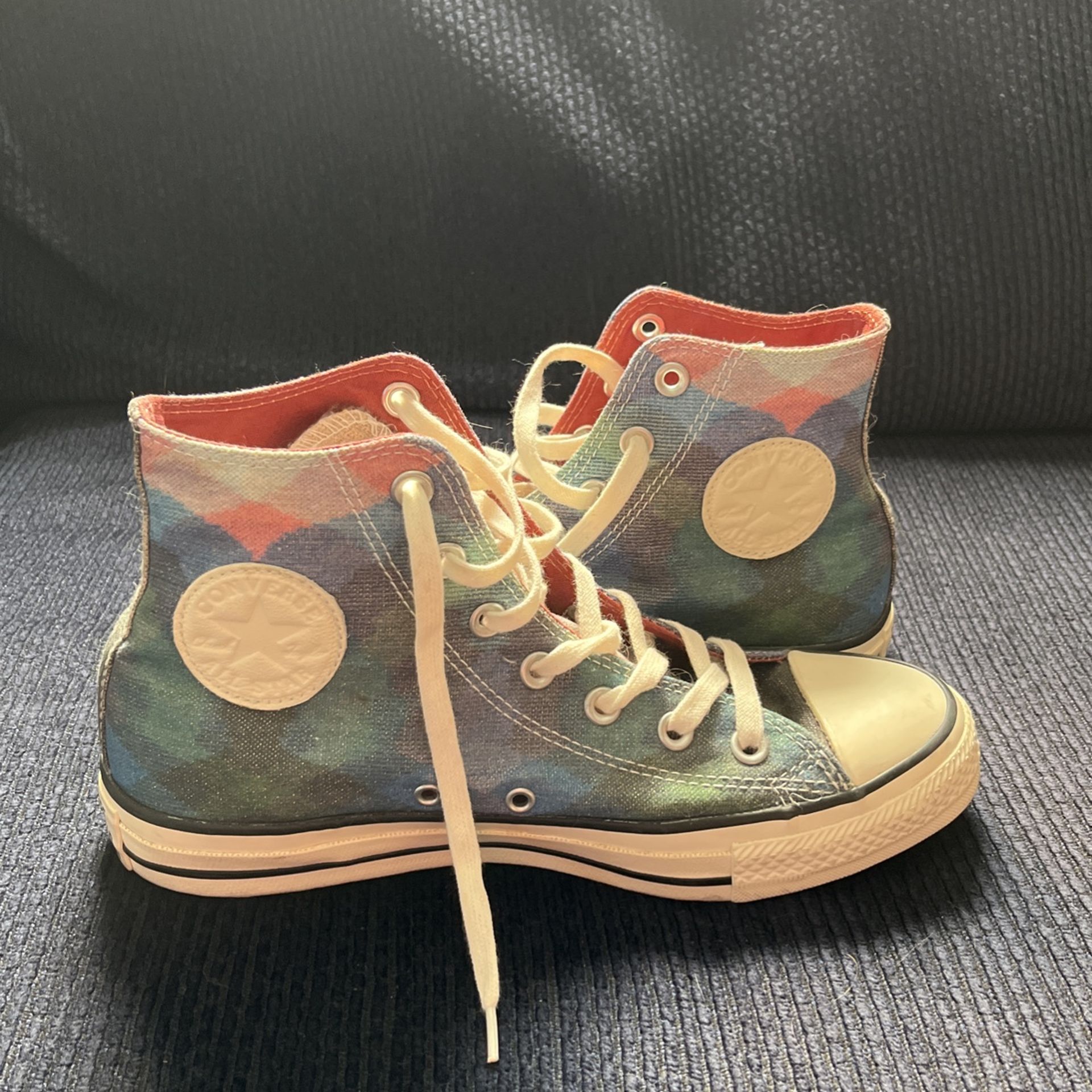 Converse Size 8 Women’s