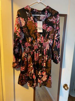Romantic floral wrap-around long-sleeved dress Brand: ZARA Size: M size (USA M / EUR M) Condition: New, unopened with original tags Item number: 2254/