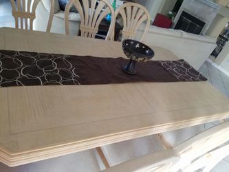 Dining room Table