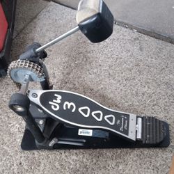 PRICE DROP DW 3000 Bass Pedal