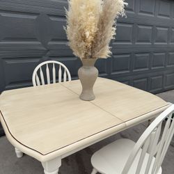 Dinning Table / 2 Chairs 