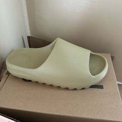 Yeezy Slides