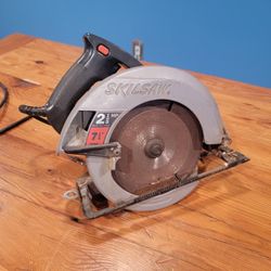 Vintage Skilsaw 5150 Circular Saw 7 1/4" ~ Wired Electric, 120V, 10 Amps, Type 1