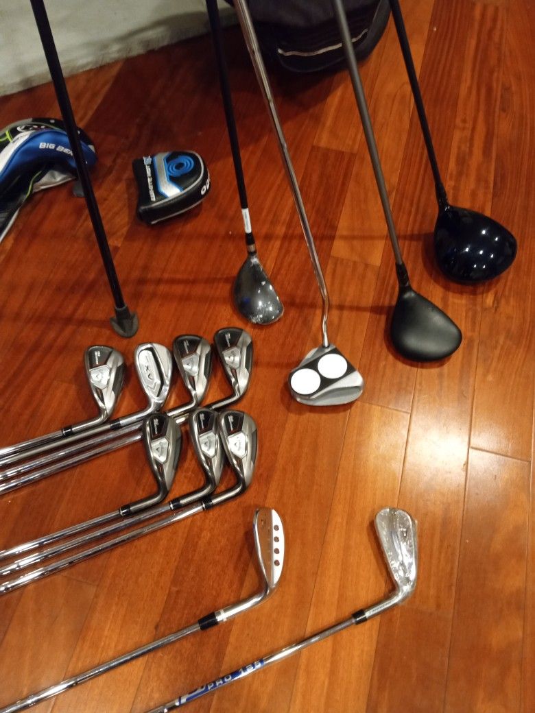 Complete Callaway Golf Club Set With Putter And Golf Bag. for Sale in