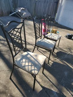 4 Dining Chairs.. Great Condition