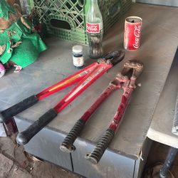 Bolt cutters